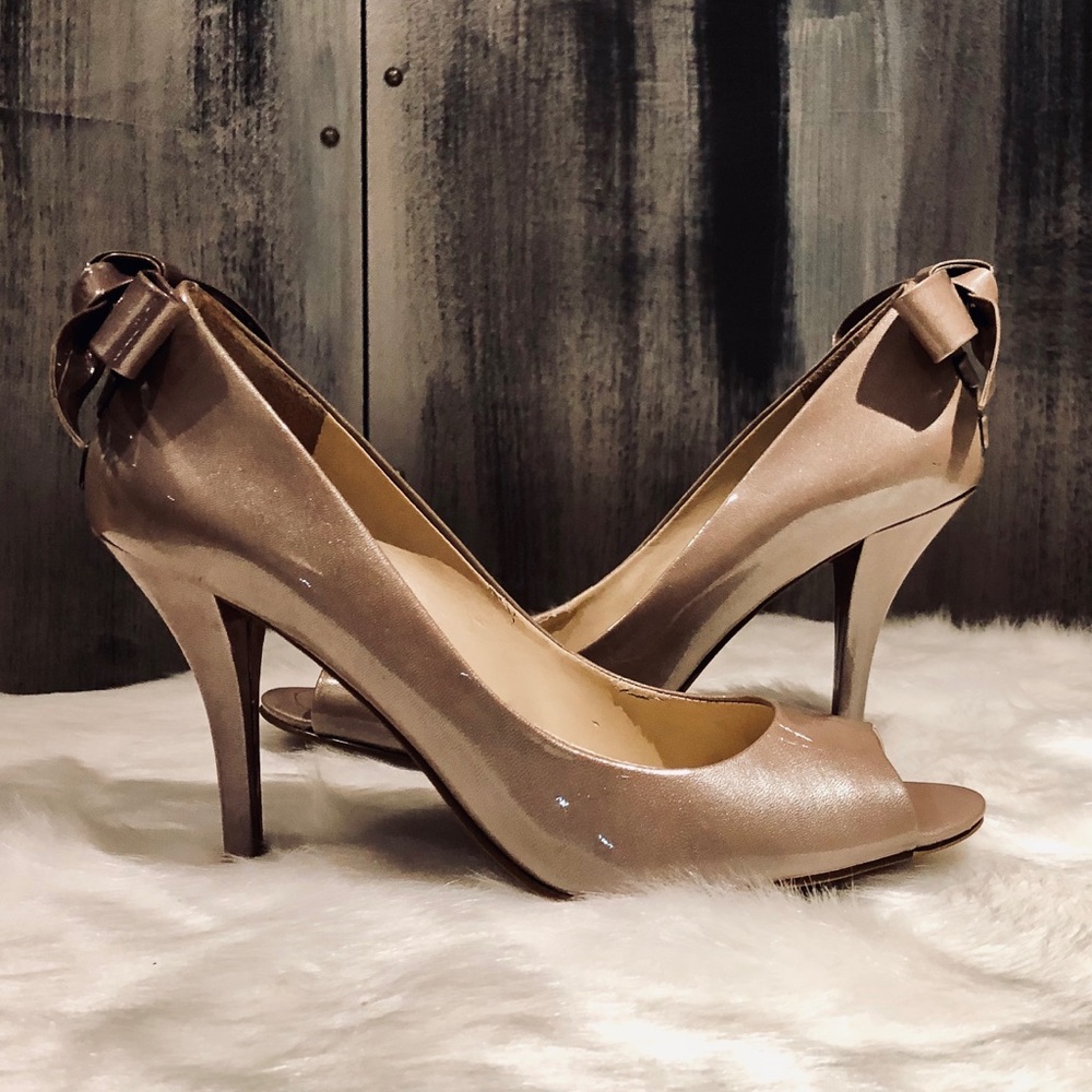 Enzo Angiolini Gold Peep Toe Heels Sz 8